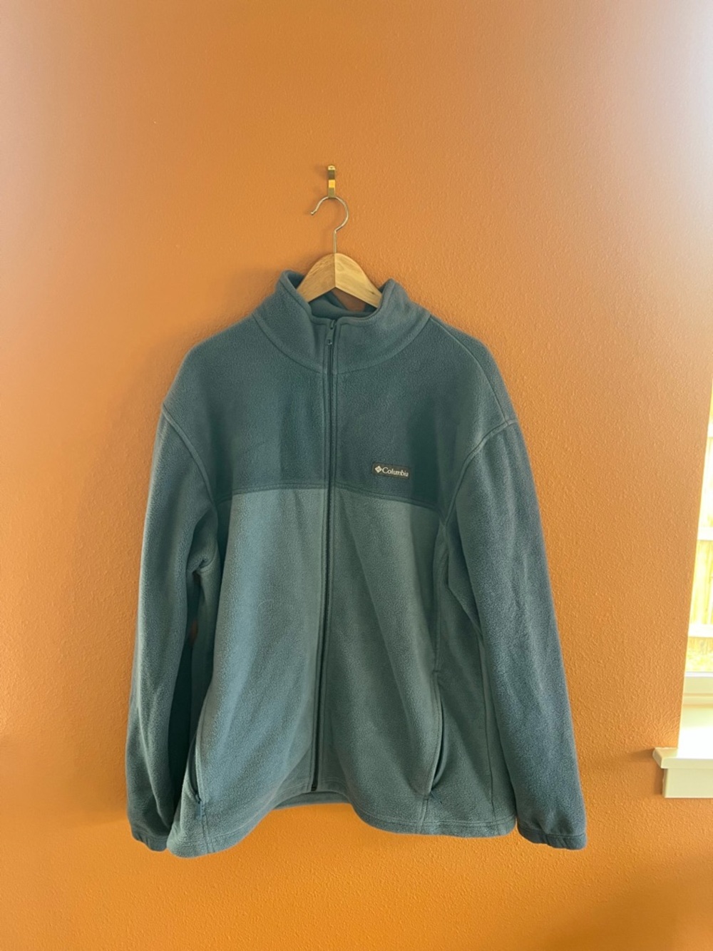 Columbia Navy Blue Fleece Jacket with Teal Accent